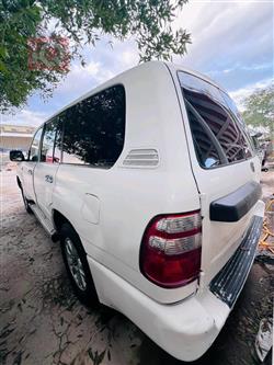 تۆیۆتا لاند کروزەر